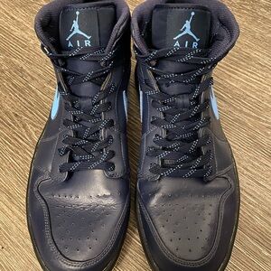 Jordan Blue Sneakers Classic High-Top Design